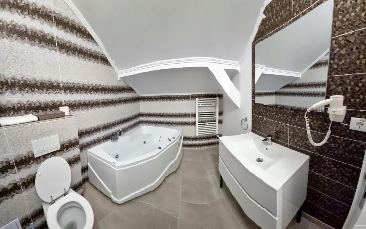Vila Bun Băile Felix エクステリア 写真