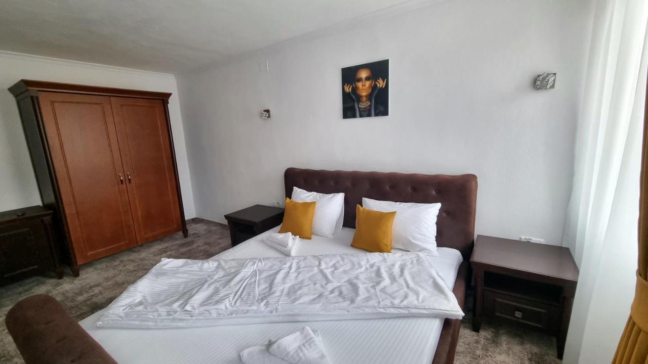 Vila Bun Băile Felix エクステリア 写真