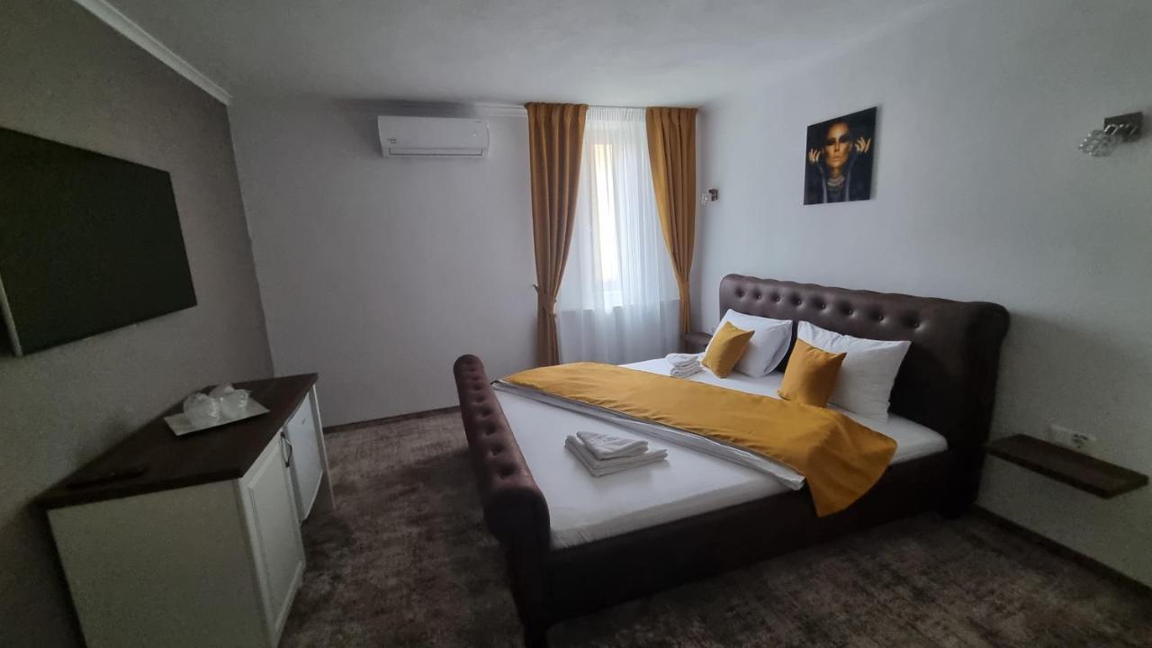 Vila Bun Băile Felix エクステリア 写真