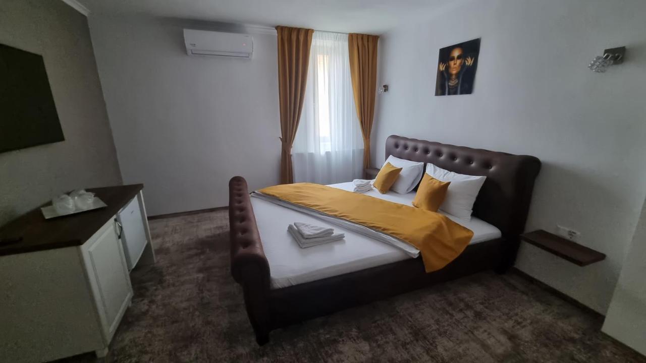 Vila Bun Băile Felix エクステリア 写真